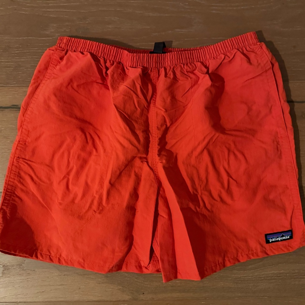 Patagonia Baggies - M - Orange - 5” inseam w/ liner
